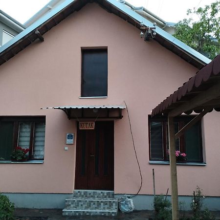 Apartman Kutak Πίροτ Εξωτερικό φωτογραφία